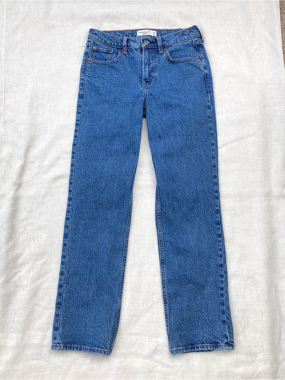 Abercrombie & Fitch The ‘90s Straight Mid Rise Jeans 25 0 S Short medium wash